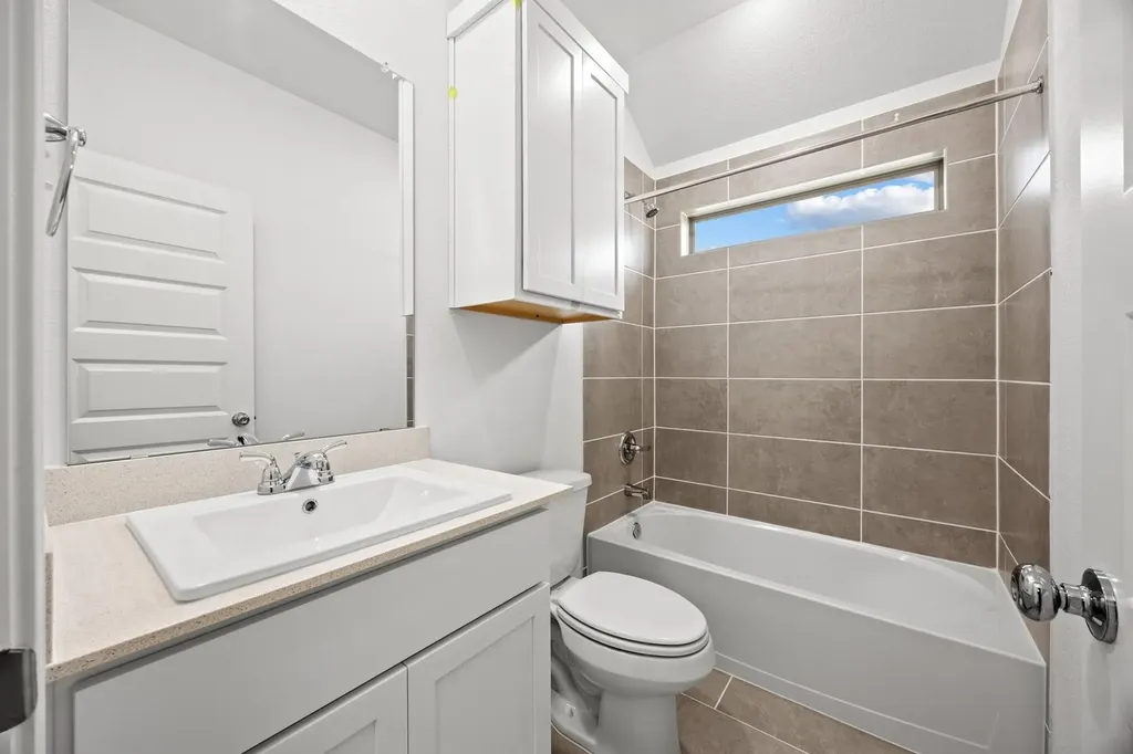 204 Hornet Street Elgin TX 78621