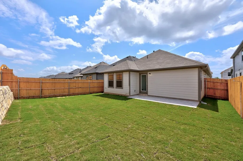 204 Hornet Street Elgin TX 78621
