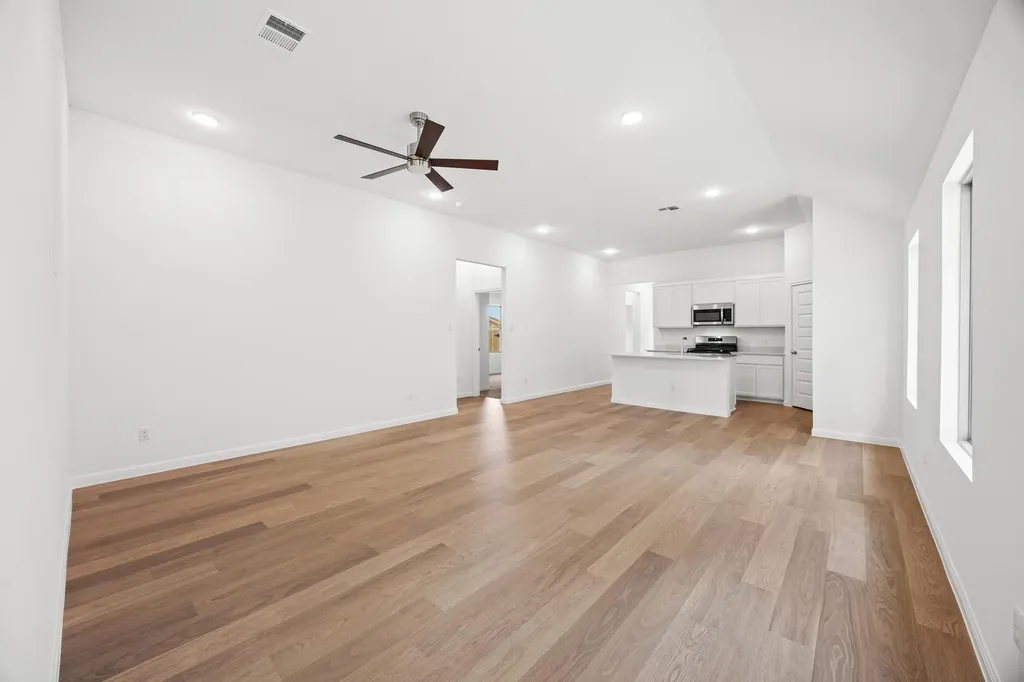 204 Hornet Street Elgin TX 78621