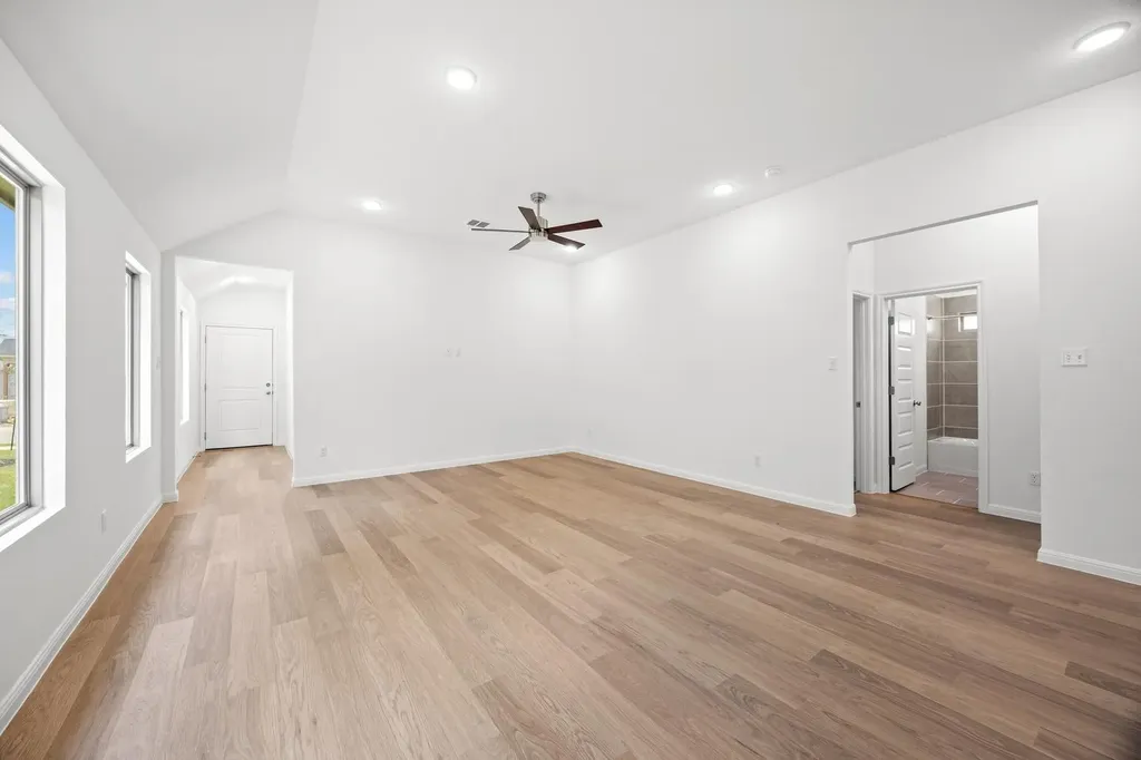 204 Hornet Street Elgin TX 78621