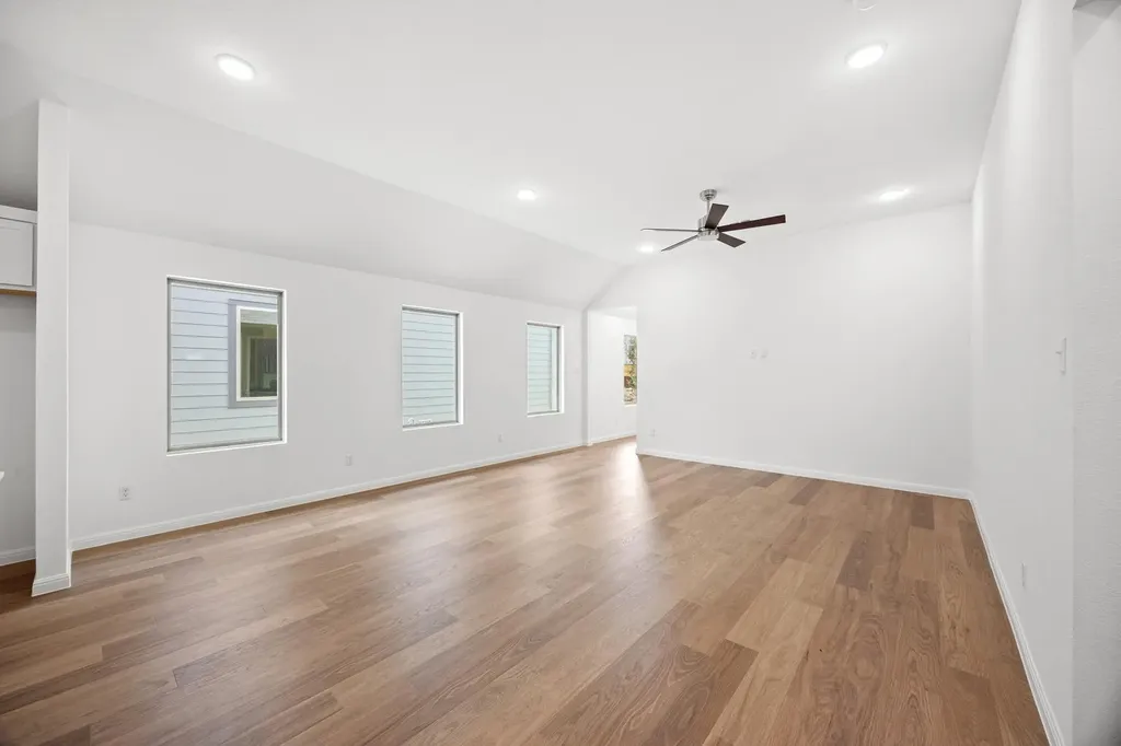 204 Hornet Street Elgin TX 78621