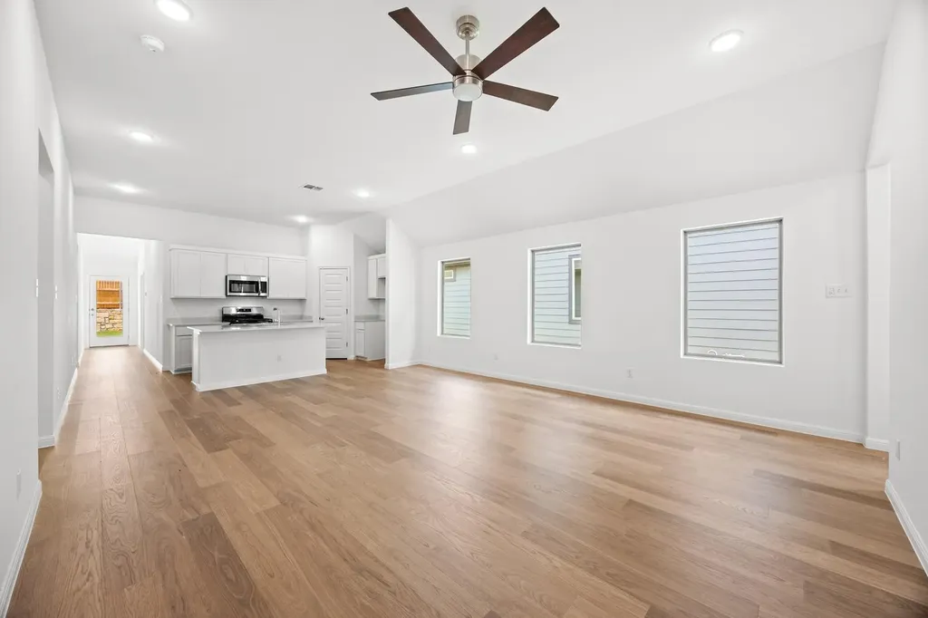 204 Hornet Street Elgin TX 78621