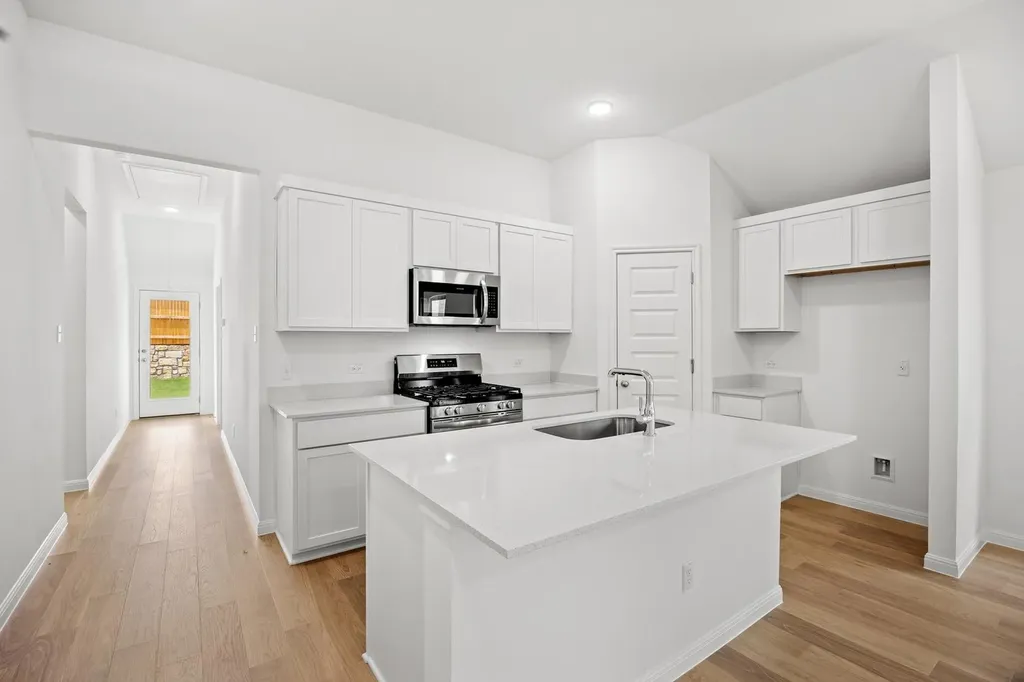 204 Hornet Street Elgin TX 78621