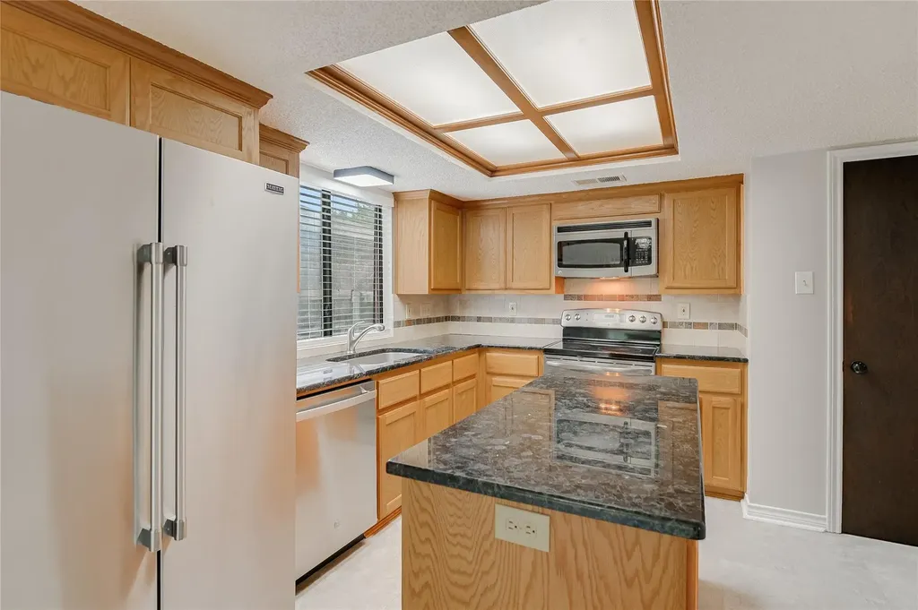 8106 Chainfire Cove Austin TX 78729