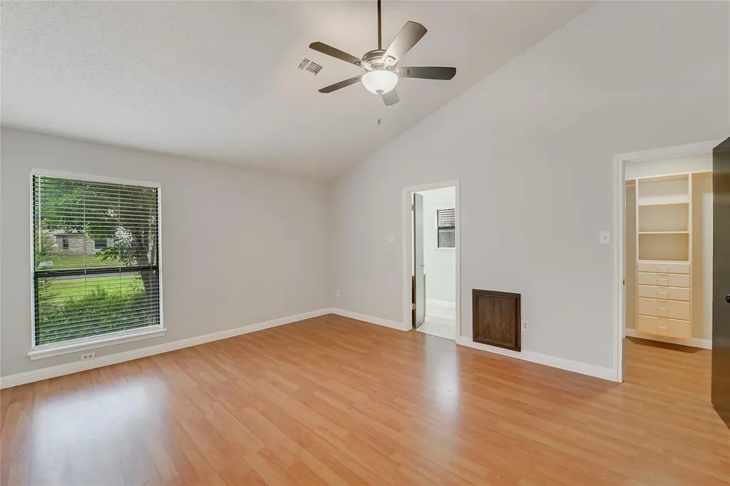 8106 Chainfire Cove Austin TX 78729