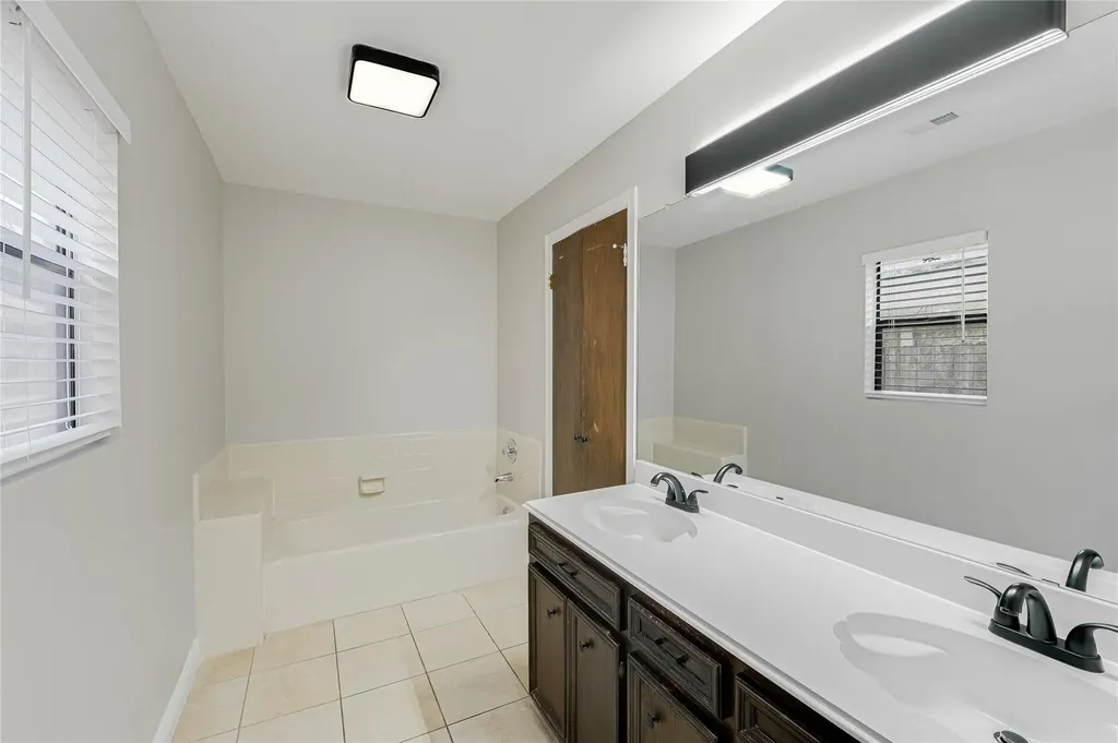 8106 Chainfire Cove Austin TX 78729