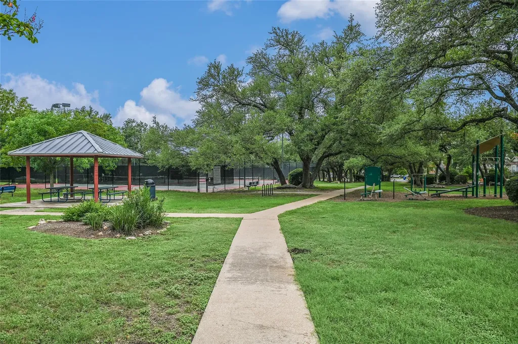 8106 Chainfire Cove Austin TX 78729