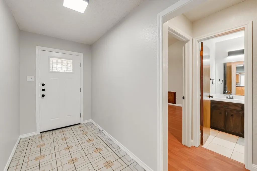8106 Chainfire Cove Austin TX 78729
