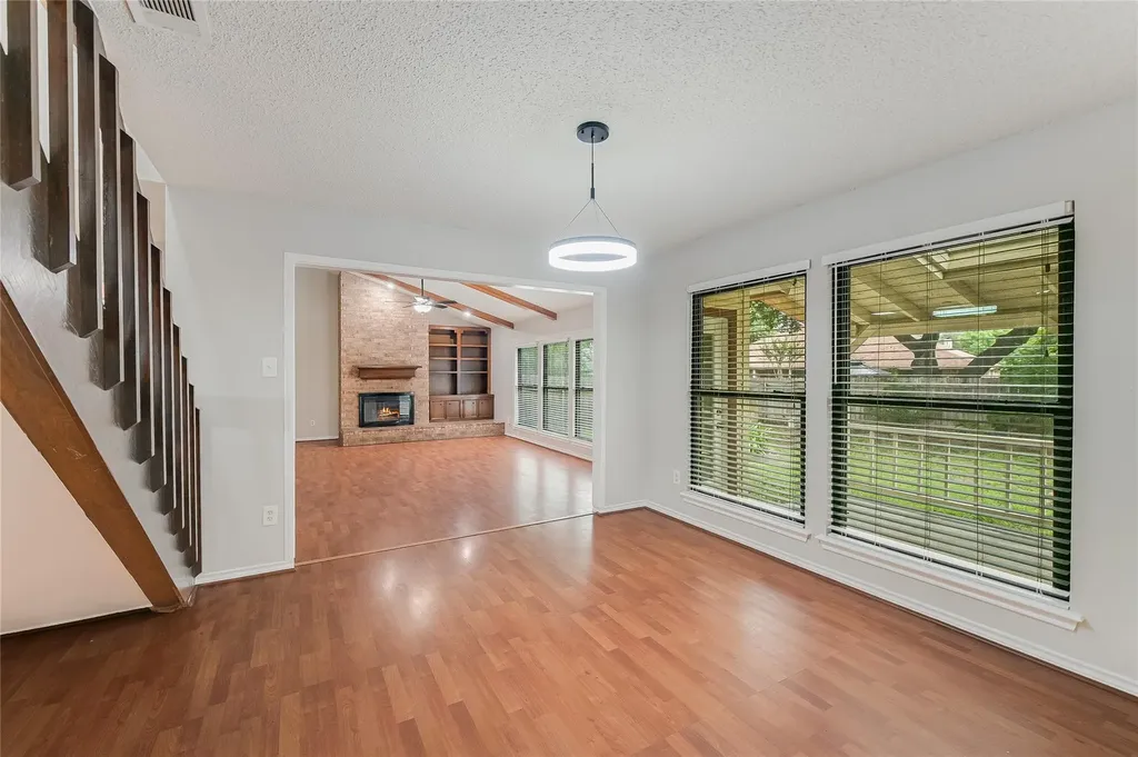 8106 Chainfire Cove Austin TX 78729