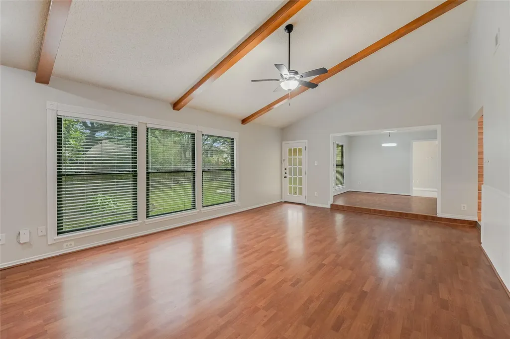 8106 Chainfire Cove Austin TX 78729