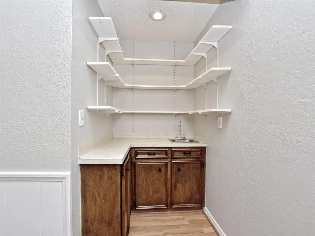 8106 Chainfire Cove Austin TX 78729