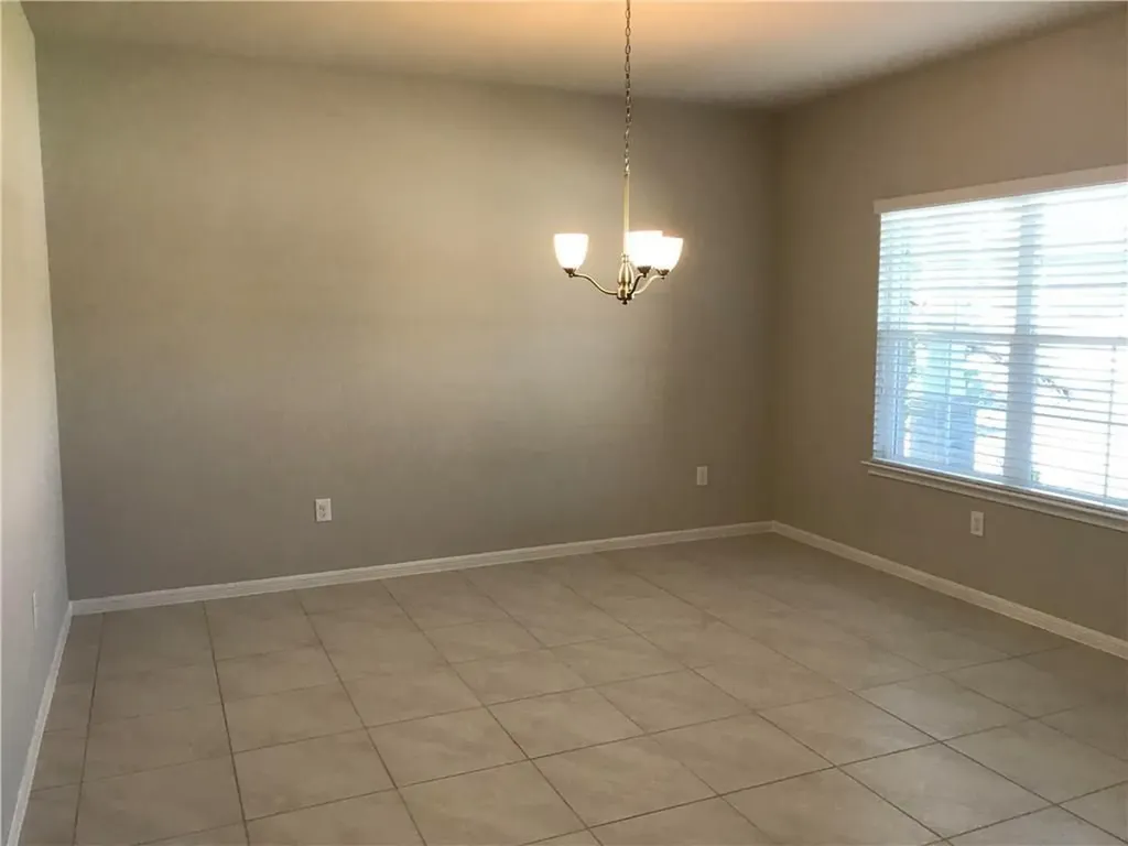2205 Bettylou Lane Austin TX 78754