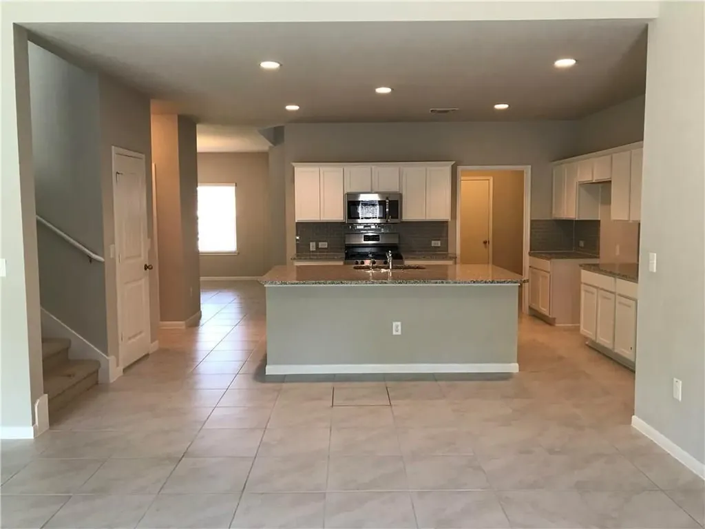 2205 Bettylou Lane Austin TX 78754