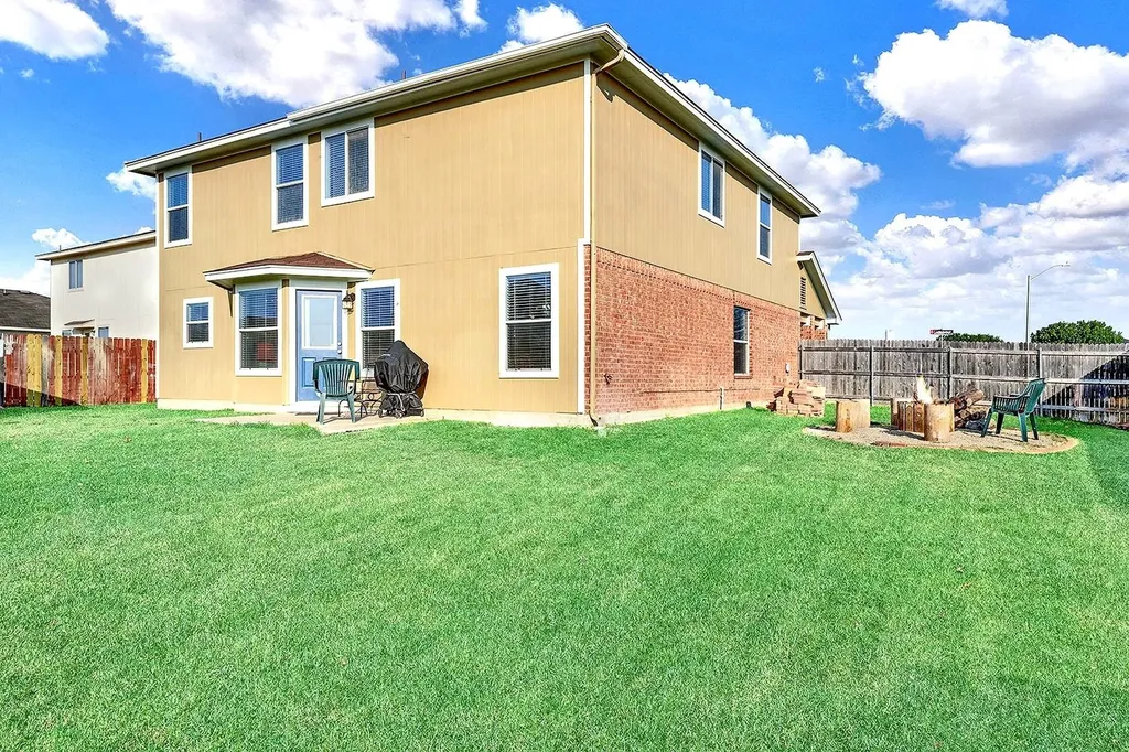 113 Endeavour Kyle TX 78640