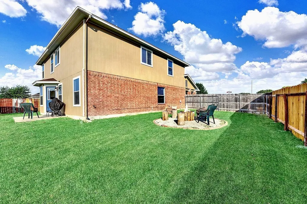 113 Endeavour Kyle TX 78640
