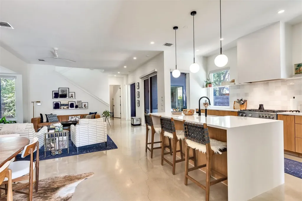 506 Powell Circle Austin TX 78704
