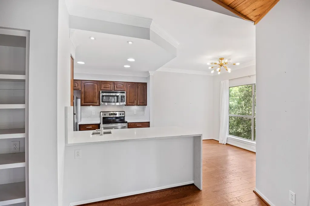 6000 Shepherd Mountain Cove Austin TX 78730