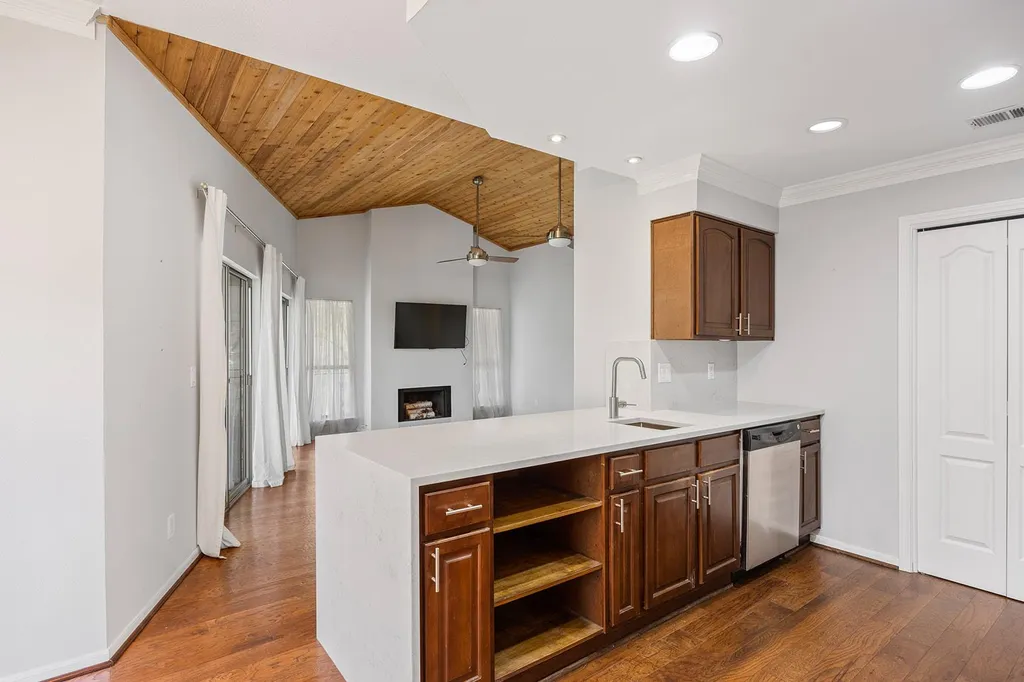 6000 Shepherd Mountain Cove Austin TX 78730