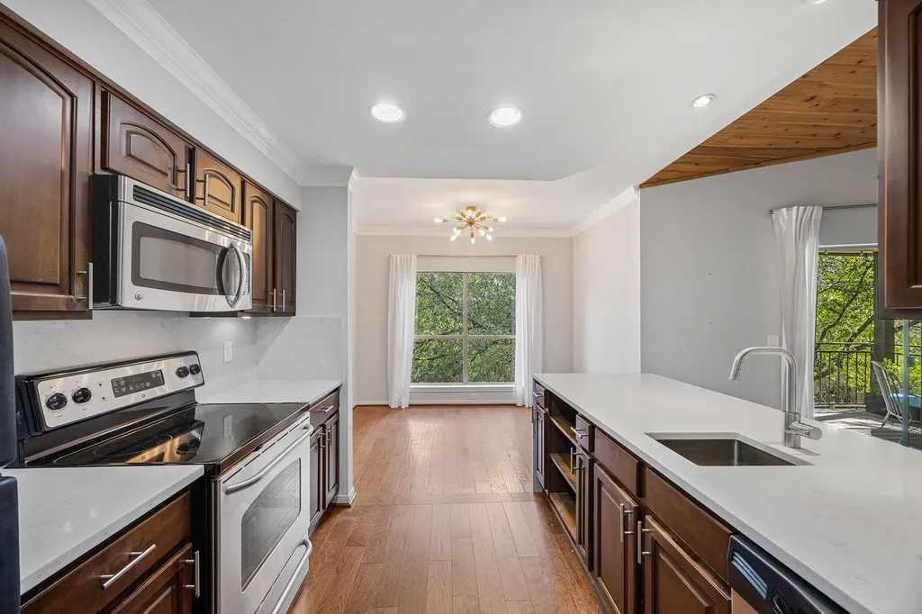 6000 Shepherd Mountain Cove Austin TX 78730