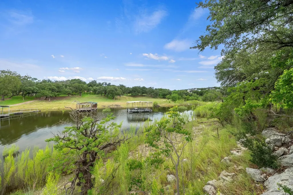 1901 Valentino Cove Spicewood TX 78669