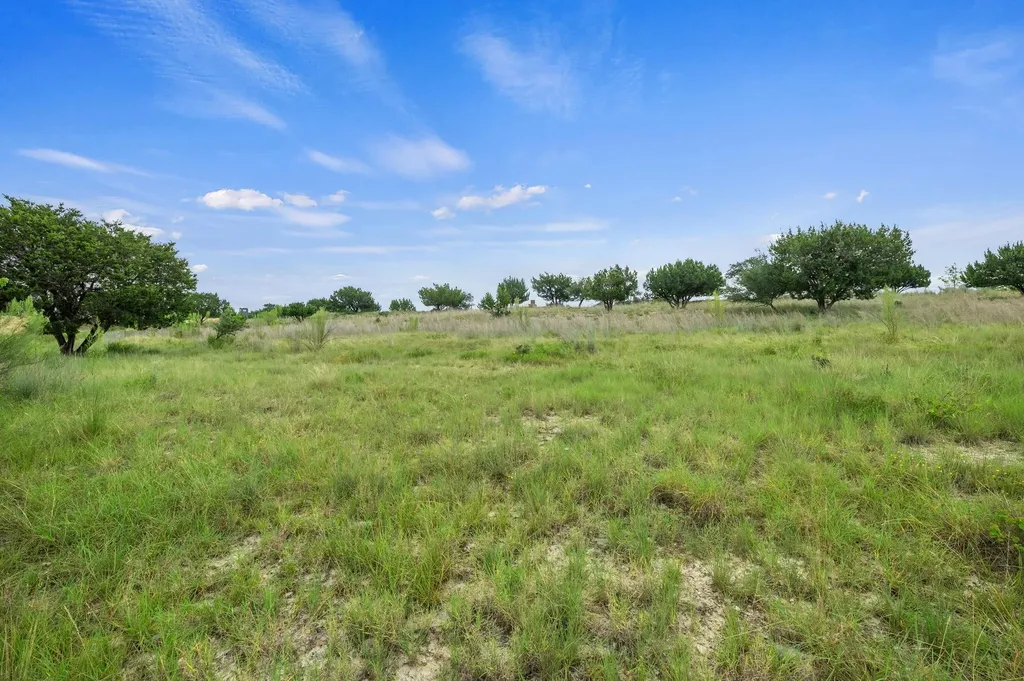1901 Valentino Cove Spicewood TX 78669
