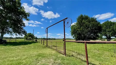 13541 E Us Hwy 79 (+/-29 Acres) Gause TX 77857