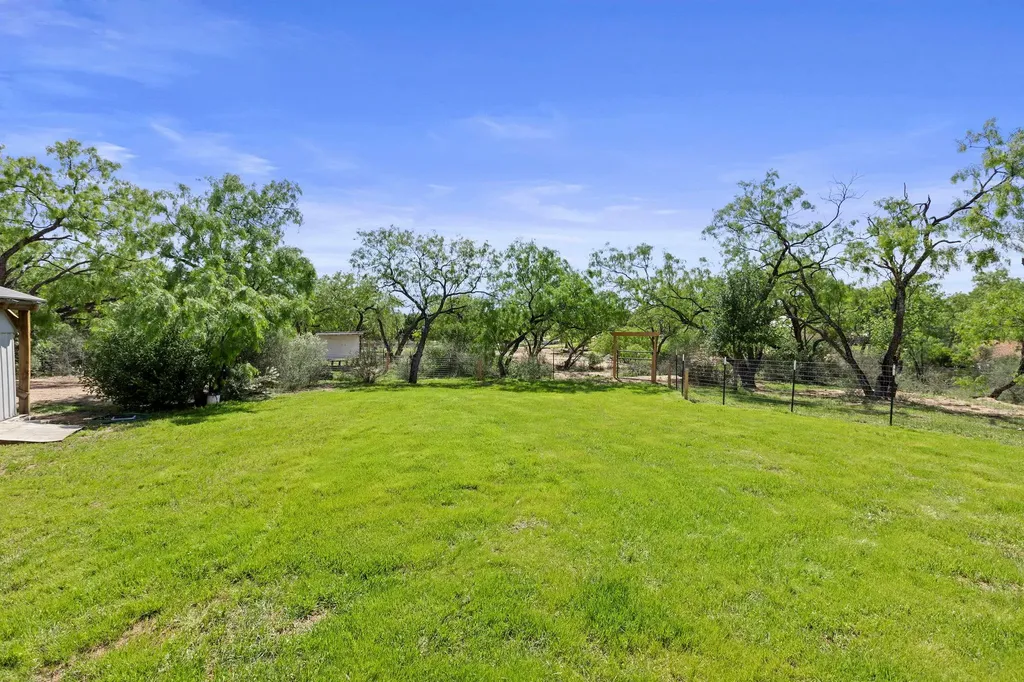 813 Airway Street Kingsland TX 78639