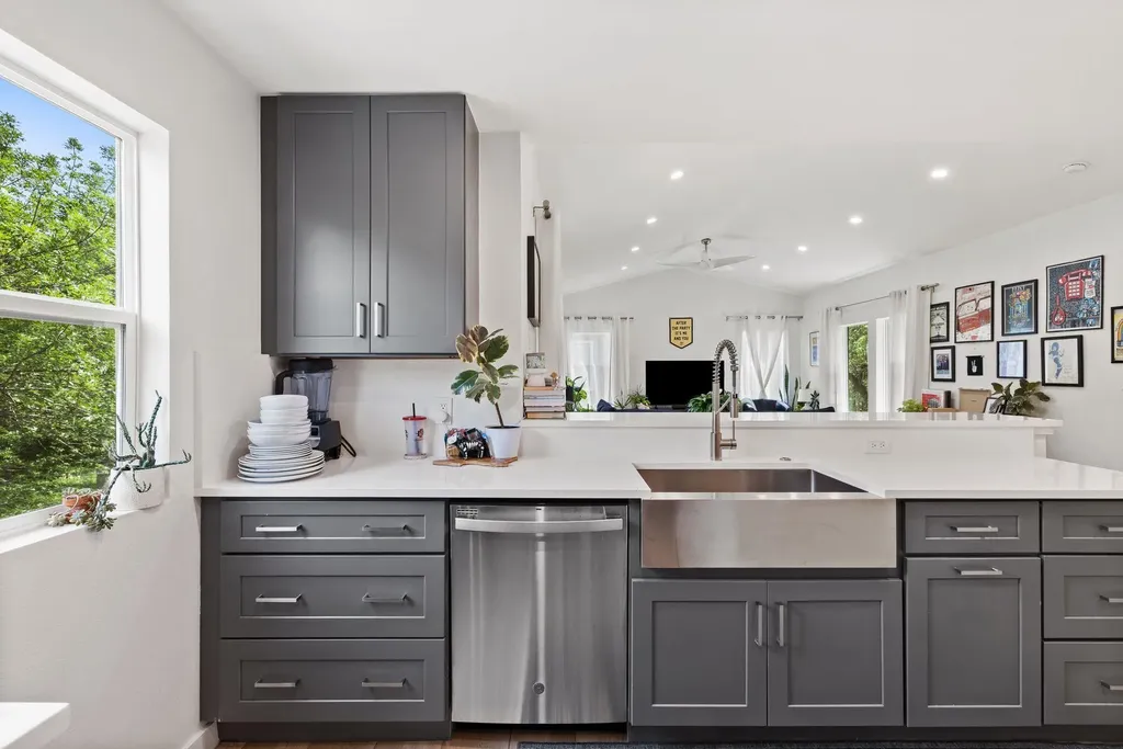 1803 Bouldin Avenue Austin TX 78704