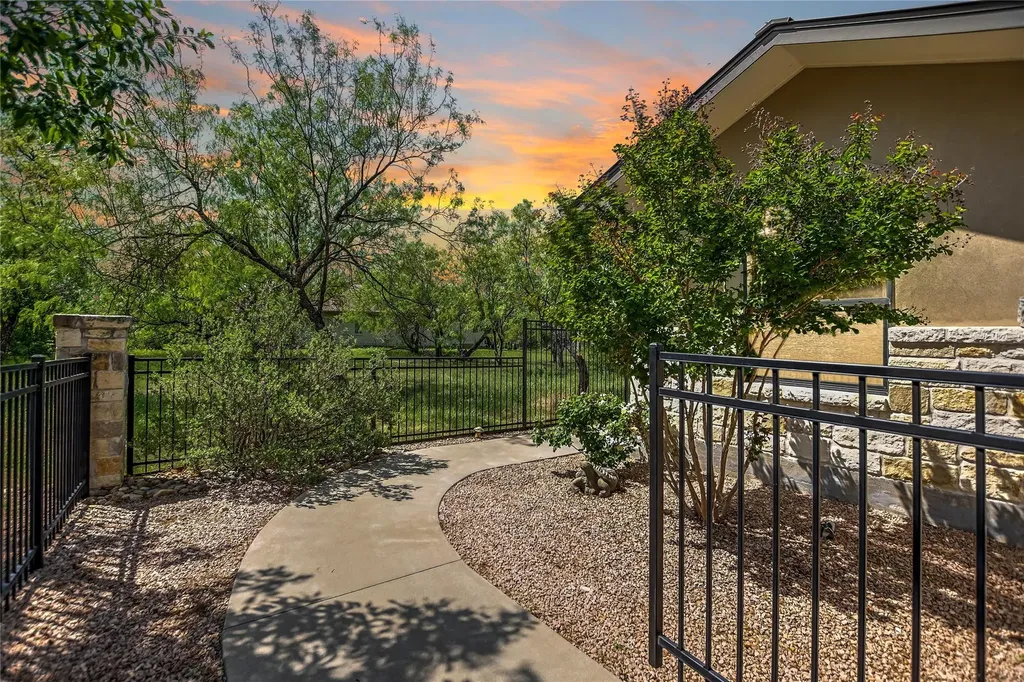 416 Hi Circle W Horseshoe Bay TX 78657