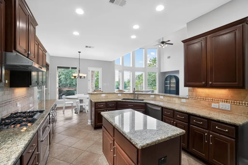 7320 Mitra Drive Austin TX 78739
