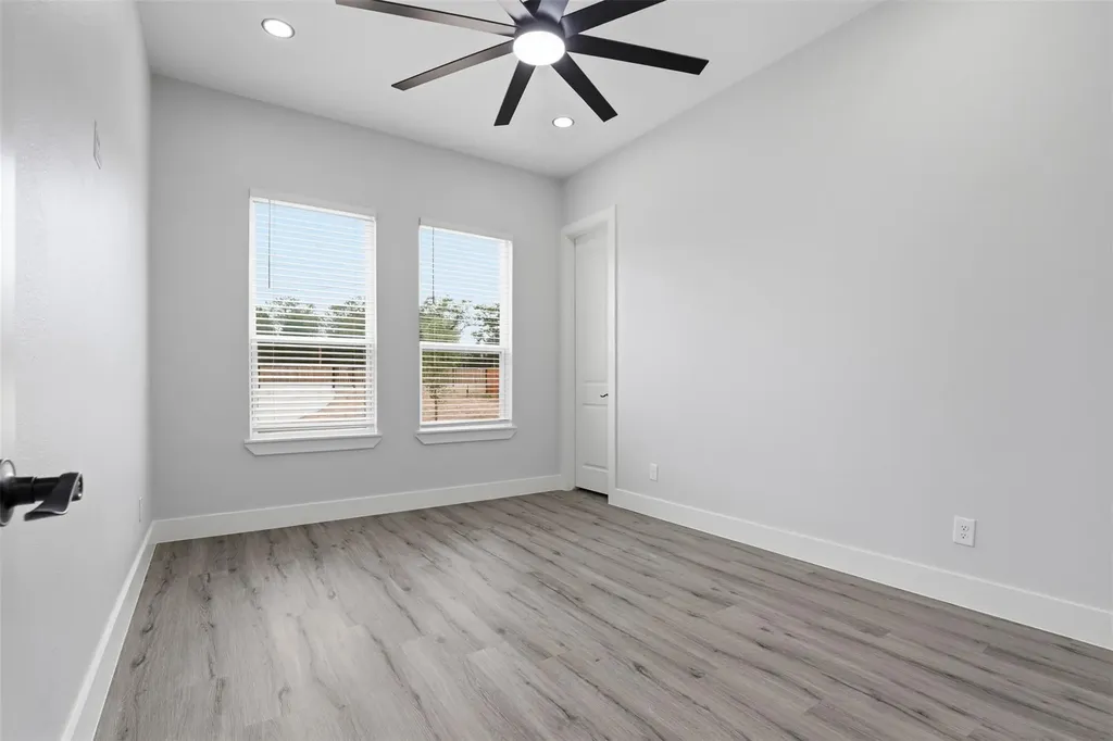 113 Los Robles Road Elgin TX 78621