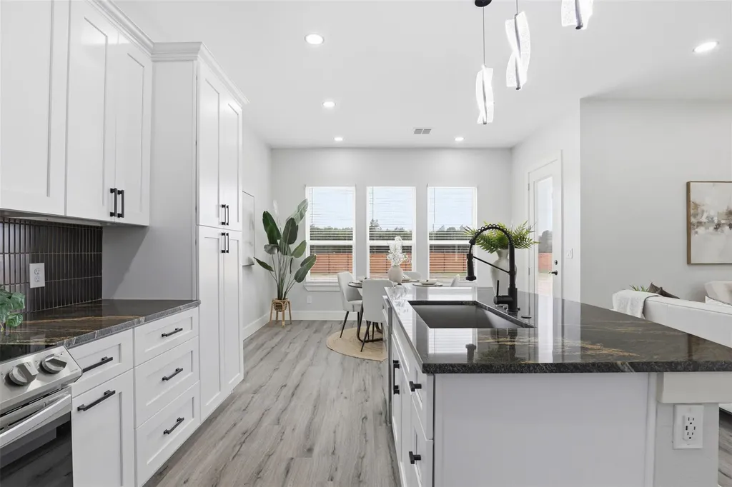 113 Los Robles Road Elgin TX 78621