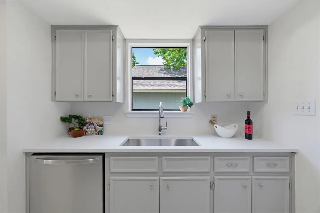 1812 Wagon Gap Drive Round Rock TX 78681