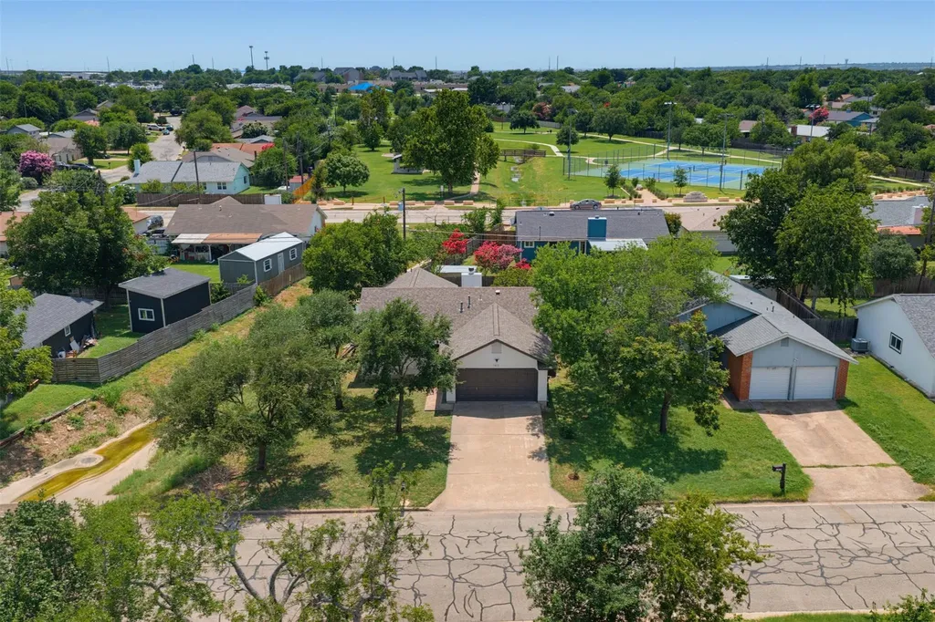 1812 Wagon Gap Drive Round Rock TX 78681