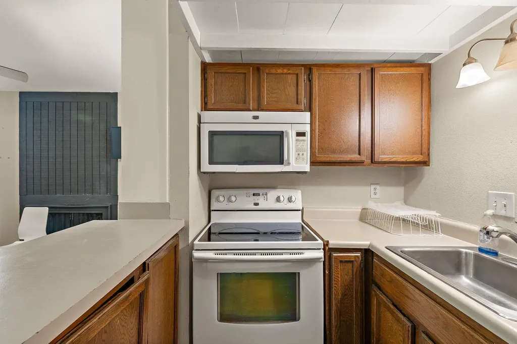 1000 W 26th Street Austin TX 78705