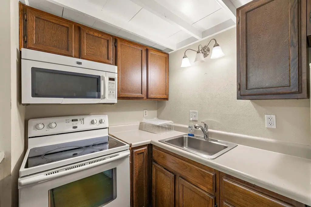 1000 W 26th Street Austin TX 78705