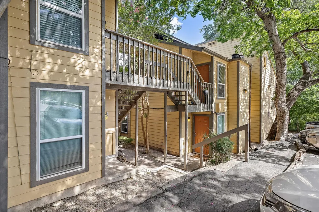 1000 W 26th Street Austin TX 78705