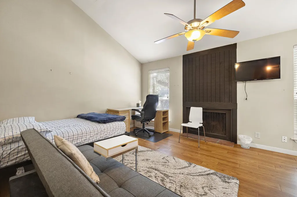 1000 W 26th Street Austin TX 78705