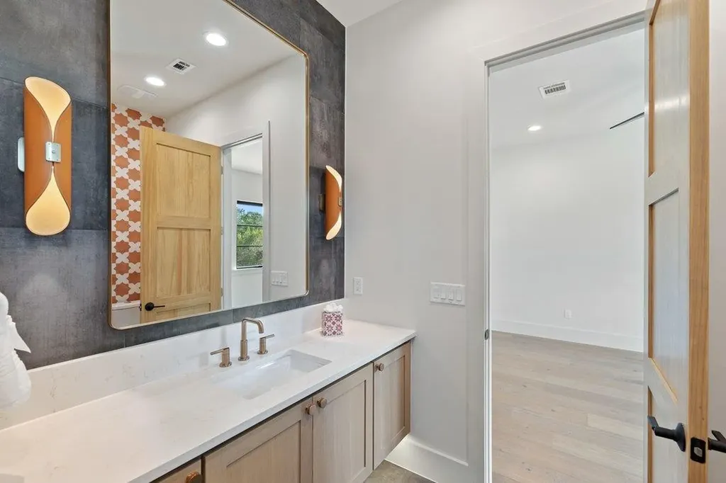 244 Zonetail Cove Austin TX 78737