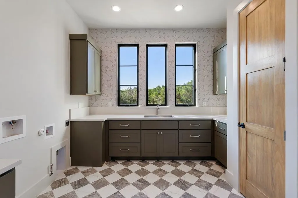 244 Zonetail Cove Austin TX 78737