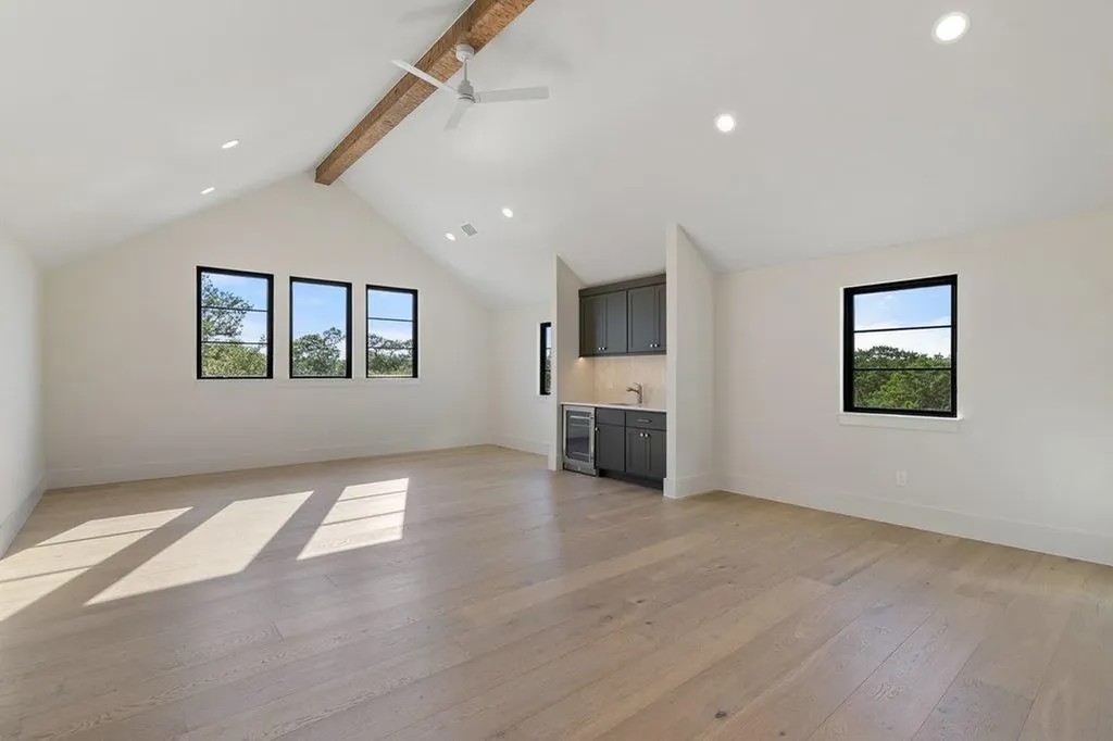 244 Zonetail Cove Austin TX 78737
