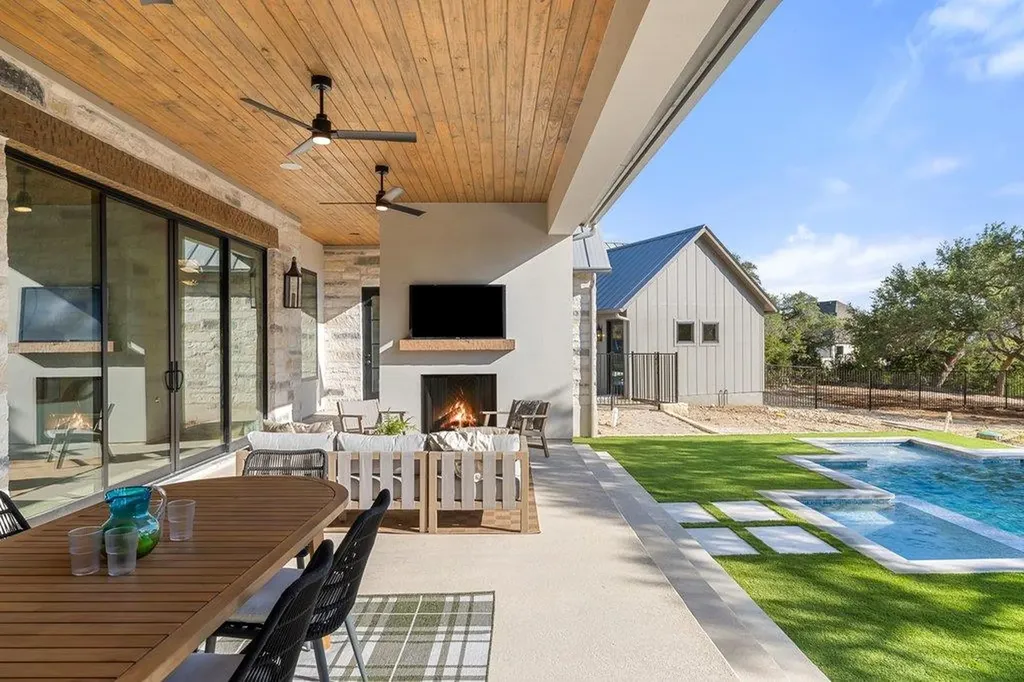 244 Zonetail Cove Austin TX 78737