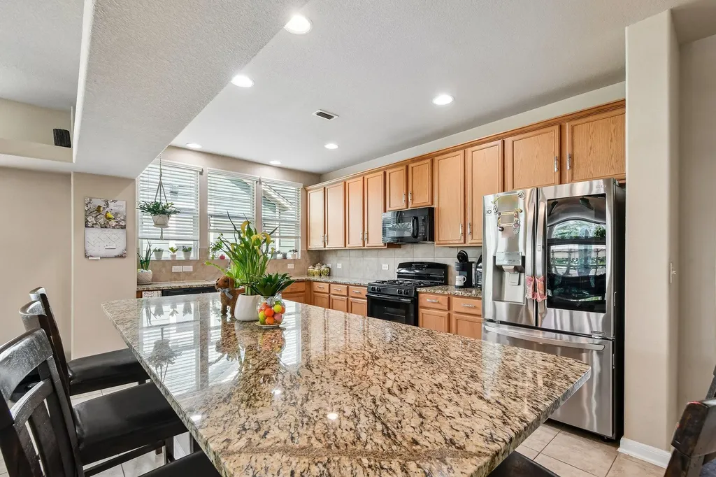 1373 Nevarez Kyle TX 78640