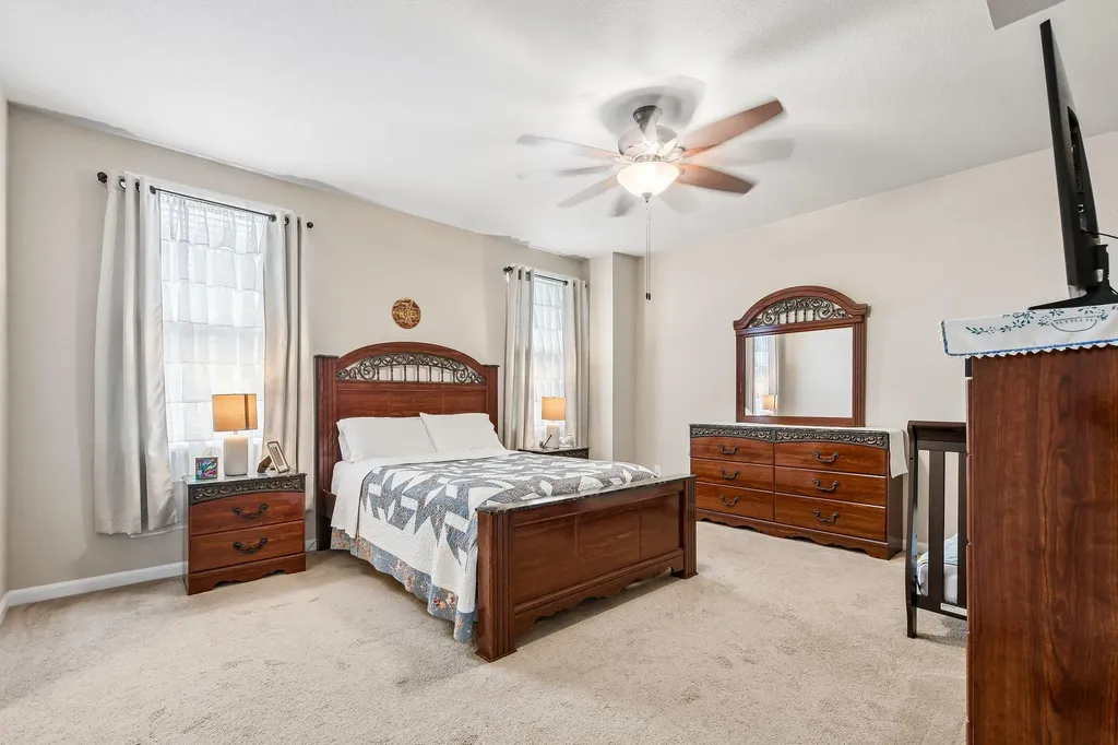 1373 Nevarez Kyle TX 78640