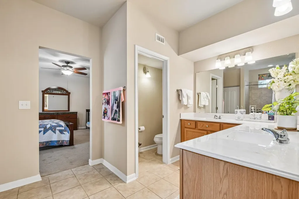 1373 Nevarez Kyle TX 78640