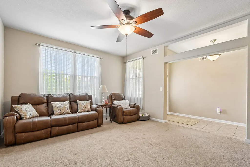 1373 Nevarez Kyle TX 78640