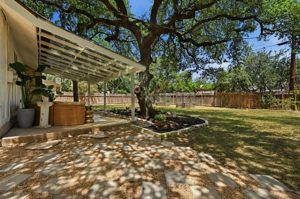 4814 White Elm Drive Austin TX 78749