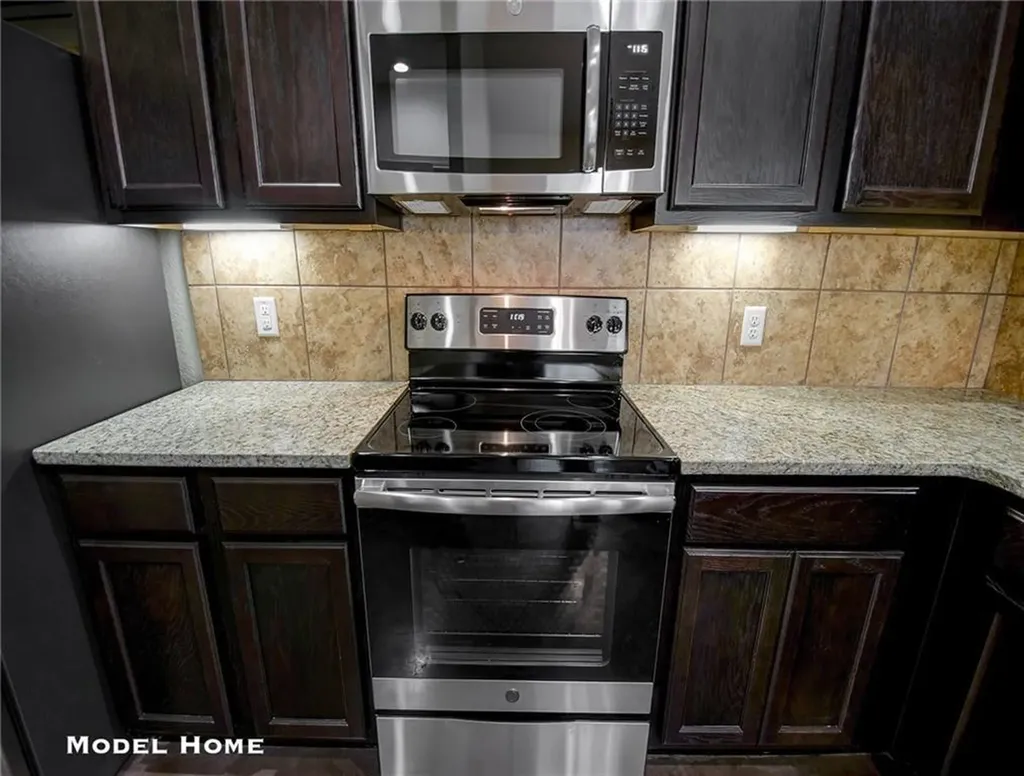 379 Joanne Loop Buda TX 78610