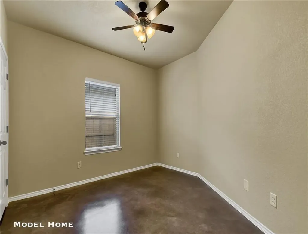 379 Joanne Loop Buda TX 78610