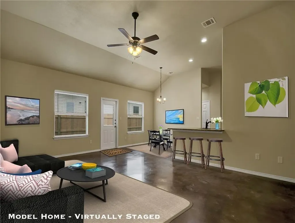 379 Joanne Loop Buda TX 78610